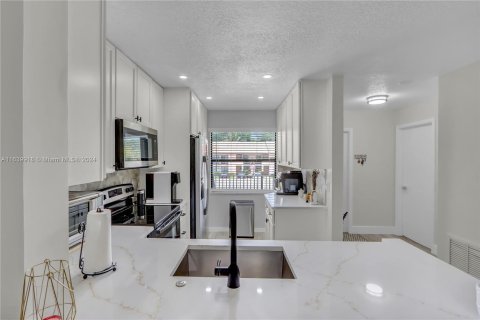 Condominio en venta en Deerfield Beach, Florida, 2 dormitorios, 83.61 m2 № 1315984 - foto 4