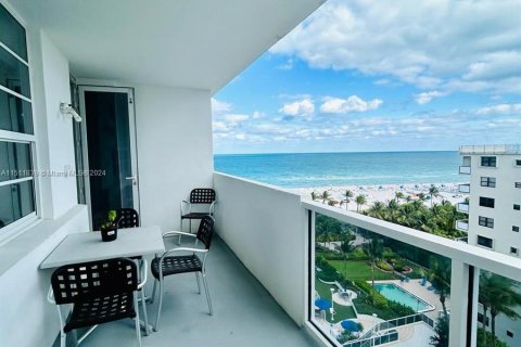 Condominio en venta en Miami Beach, Florida, 1 dormitorio, 65.03 m2 № 940268 - foto 11