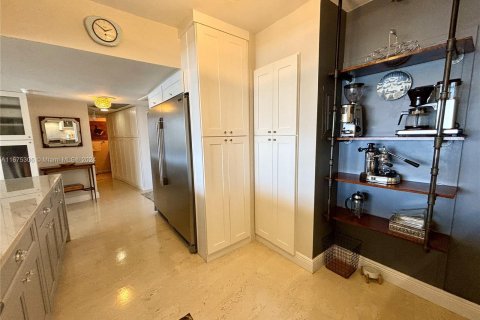 Copropriété à vendre à Miami Beach, Floride: 1 chambre, 98.94 m2 № 1399534 - photo 13