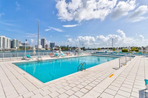 Copropriété à vendre à Miami Beach, Floride: 1 chambre, 98.94 m2 № 1399534 - photo 27