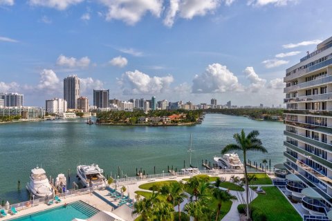 Condo in Miami Beach, Florida, 1 bedroom  № 1399534 - photo 26