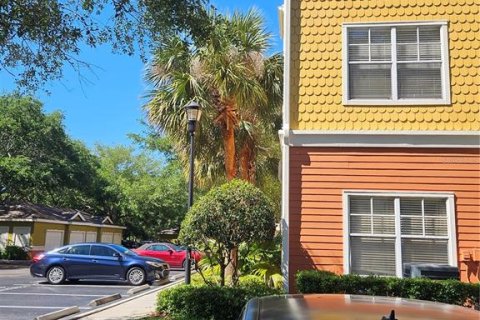 Condo in Tampa, Florida, 1 bedroom  № 1378345 - photo 2