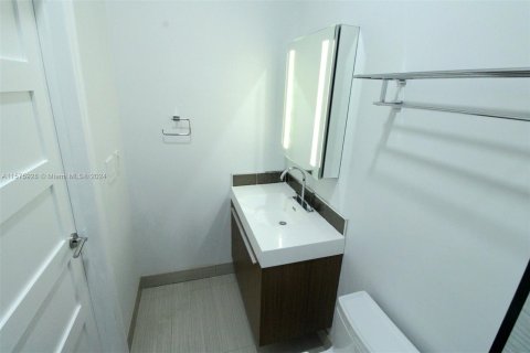 Townhouse in Sunny Isles Beach, Florida 4 bedrooms, 225.29 sq.m. № 1141649 - photo 15