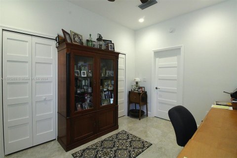 Townhouse in Sunny Isles Beach, Florida 4 bedrooms, 225.29 sq.m. № 1141649 - photo 17