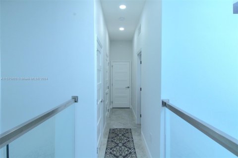 Townhouse in Sunny Isles Beach, Florida 4 bedrooms, 225.29 sq.m. № 1141649 - photo 19