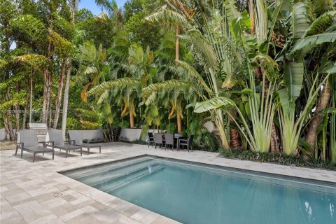 House in Miami Beach, Florida 4 bedrooms, 294.31 sq.m. № 1404306 - photo 25