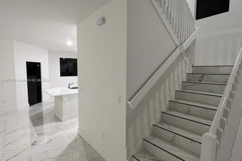 Villa ou maison à vendre à Miami, Floride: 5 chambres, 302.12 m2 № 1404359 - photo 23