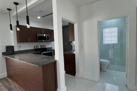 House in Miami, Florida 3 bedrooms, 91.79 sq.m. № 1357144 - photo 19