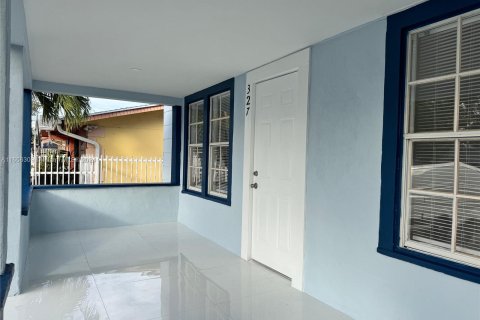 House in Miami, Florida 3 bedrooms, 91.79 sq.m. № 1357144 - photo 6