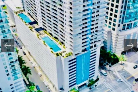 Condominio en venta en Miami, Florida, 1 dormitorio, 75.99 m2 № 1239728 - foto 1