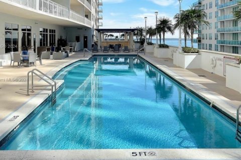 Condo in Miami, Florida, 1 bedroom  № 1239728 - photo 26