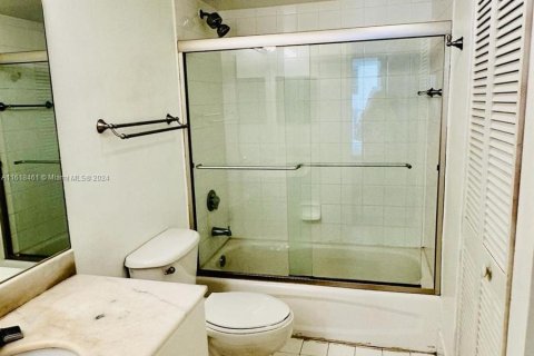 Condo in Miami, Florida, 1 bedroom  № 1239728 - photo 16