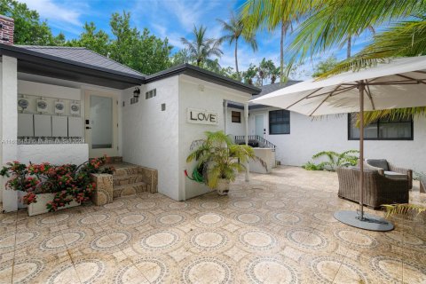 Casa en venta en Miami Beach, Florida, 5 dormitorios, 167.78 m2 № 1239726 - foto 10