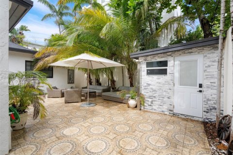 Casa en venta en Miami Beach, Florida, 5 dormitorios, 167.78 m2 № 1239726 - foto 11