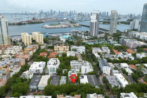 Casa en venta en Miami Beach, Florida, 5 dormitorios, 167.78 m2 № 1239726 - foto 15