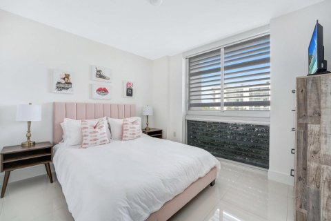 Condo in Miami Beach, Florida, 3 bedrooms  № 1208017 - photo 2