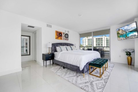 Condo in Miami Beach, Florida, 3 bedrooms  № 1208017 - photo 13