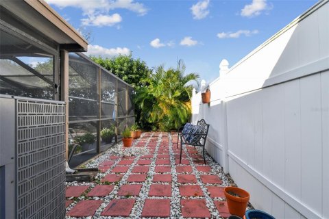 House in Tampa, Florida 3 bedrooms, 130.81 sq.m. № 1417057 - photo 26