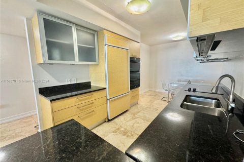 Apartamento en alquiler en Hallandale Beach, Florida, 3 dormitorios, 171.03 m2 № 1168206 - foto 19