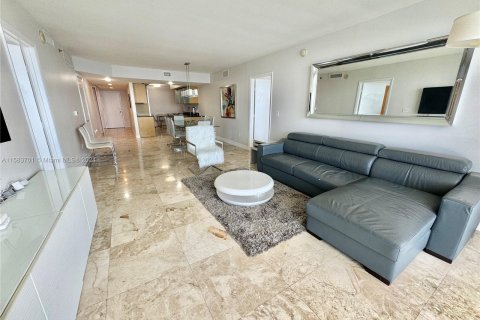 Apartamento en alquiler en Hallandale Beach, Florida, 3 dormitorios, 171.03 m2 № 1168206 - foto 13