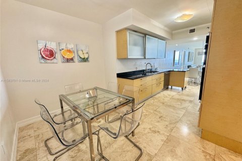 Apartamento en alquiler en Hallandale Beach, Florida, 3 dormitorios, 171.03 m2 № 1168206 - foto 20