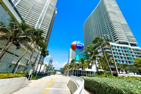 Apartamento en alquiler en Hallandale Beach, Florida, 3 dormitorios, 171.03 m2 № 1168206 - foto 27