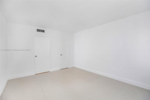 Copropriété à vendre à Miami Beach, Floride: 1 chambre, 77.76 m2 № 1078346 - photo 9