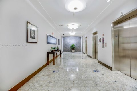 Condominio en venta en Miami Beach, Florida, 1 dormitorio, 77.76 m2 № 1078346 - foto 19