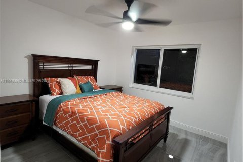 Casa en venta en Miami, Florida, 4 dormitorios, 175.59 m2 № 1078345 - foto 8