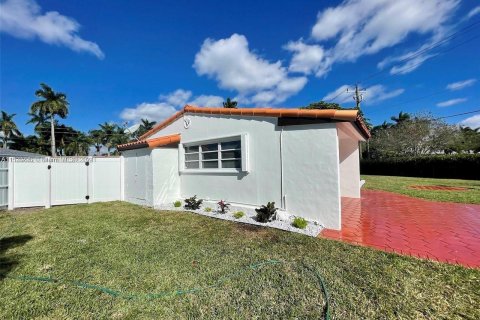 Villa ou maison à vendre à Hallandale Beach, Floride: 3 chambres, 129.97 m2 № 993315 - photo 14