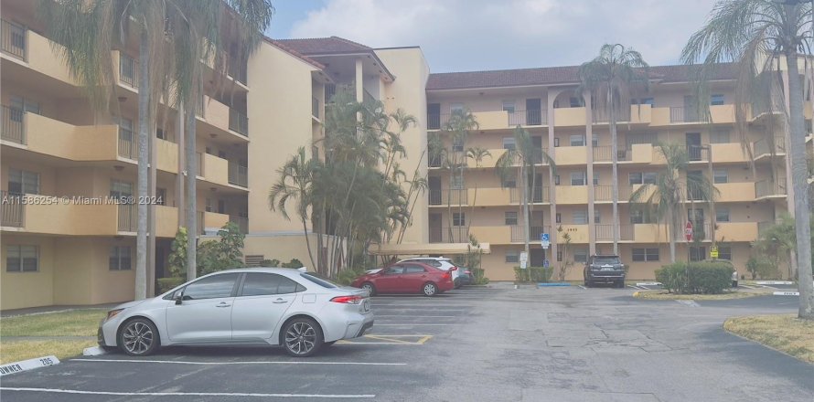 Condominio en Sunrise, Florida, 2 dormitorios  № 1173582