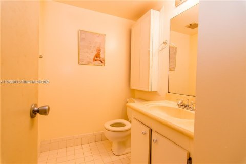 Condominio en venta en Pembroke Pines, Florida, 1 dormitorio, 75.34 m2 № 975736 - foto 10