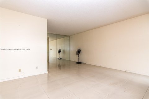 Copropriété à vendre à Pembroke Pines, Floride: 1 chambre, 75.34 m2 № 975736 - photo 5