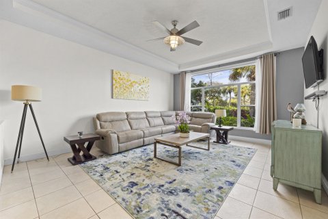 House in Vero Beach, Florida 3 bedrooms, 259.75 sq.m. № 978923 - photo 14