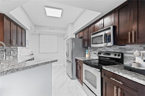 Condo in Aventura, Florida, 2 bedrooms  № 1184827 - photo 16