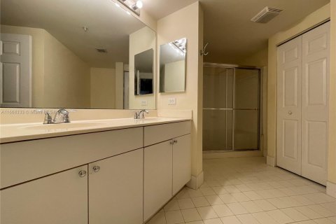 Copropriété à louer à Sunny Isles Beach, Floride: 2 chambres, 95.13 m2 № 1384444 - photo 21