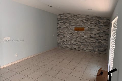 House in Homestead, Florida 4 bedrooms, 123.93 sq.m. № 1384443 - photo 3