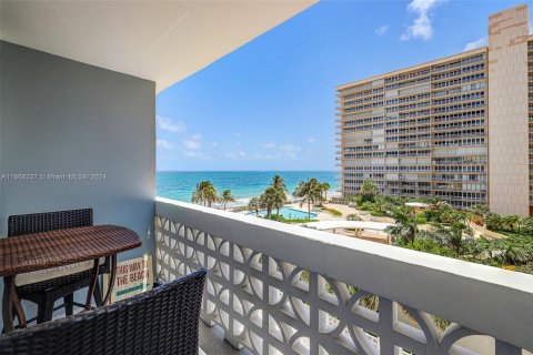 Condo in Fort Lauderdale, Florida, 1 bedroom  № 1384403 - photo 22