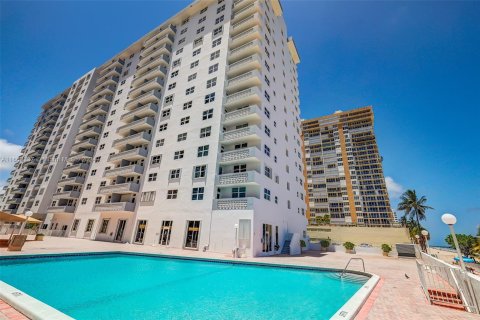 Condo in Fort Lauderdale, Florida, 1 bedroom  № 1384403 - photo 6