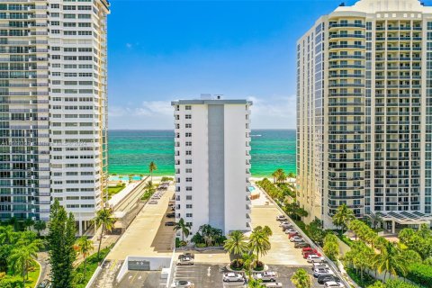 Condo in Fort Lauderdale, Florida, 1 bedroom  № 1384403 - photo 4