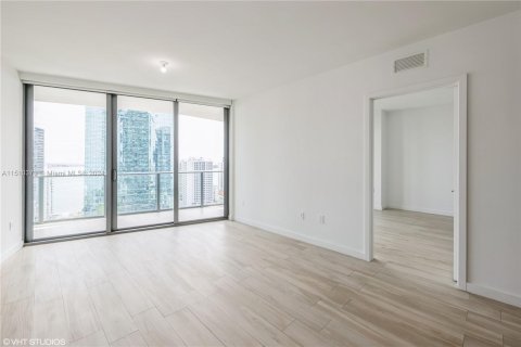 Condominio en venta en Miami, Florida, 1 dormitorio, 64.94 m2 № 935876 - foto 21