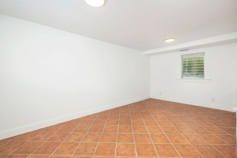 House in West Palm Beach, Florida 6 bedrooms, 290.32 sq.m. № 936708 - photo 17