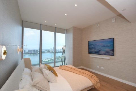 Condo in Sunny Isles Beach, Florida, 5 bedrooms  № 883841 - photo 21