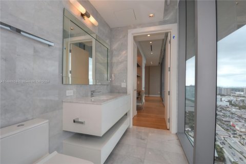 Condo in Sunny Isles Beach, Florida, 5 bedrooms  № 883841 - photo 24