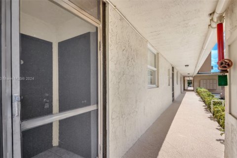 Copropriété à vendre à Boynton Beach, Floride: 2 chambres, 84.36 m2 № 1375674 - photo 2