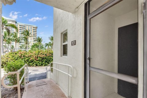 Condominio en venta en Boynton Beach, Florida, 2 dormitorios, 84.36 m2 № 1375674 - foto 3