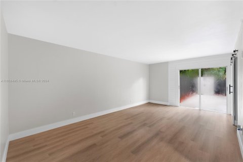 Copropriété à vendre à Miami, Floride: 2 chambres, 90.86 m2 № 1375506 - photo 8