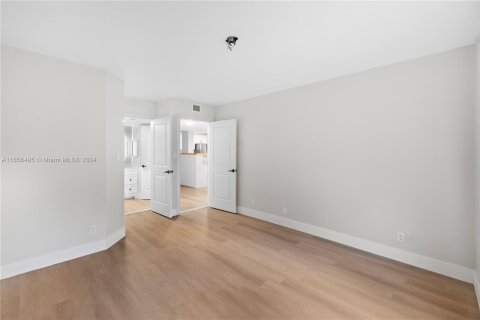 Copropriété à vendre à Miami, Floride: 2 chambres, 90.86 m2 № 1375506 - photo 13