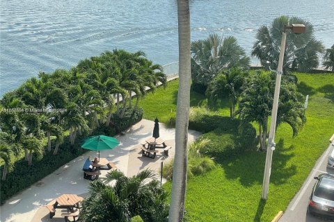 Copropriété à vendre à Sunny Isles Beach, Floride: 1 chambre, 65.5 m2 № 1375508 - photo 5