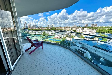 Condominio en venta en Aventura, Florida, 2 dormitorios, 141.4 m2 № 1375509 - foto 1